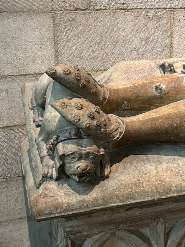 eternal footrest