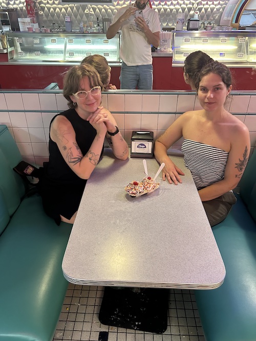 cy and s share a sundae